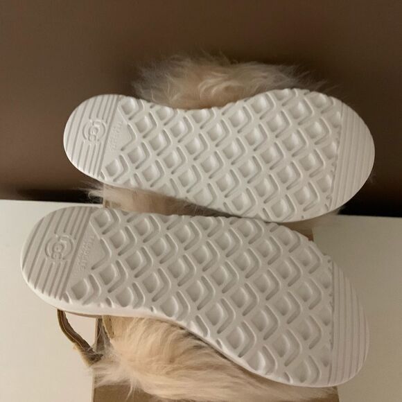 NEW UGG Kids Holly Furry Sandal - Picture 7 of 7